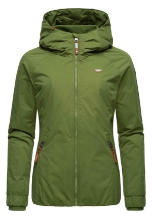 Grønn hettegenser med glidelås foran, elastiske cuffar og to sidelommer prydet med brune lærmerker. Glatt stofftekstur.