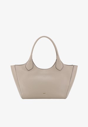 Beige Leder-Umhängetasche mit zwei Griffen, glatter Textur und einem dezenten Logo nahe der Basis, vor einem weißen Hintergrund.