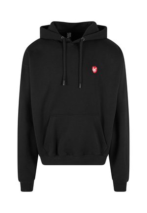 Zwarte hoodie van katoen met een voorzak. Voorzien van een rode logo patch op de linkerborst en verstelbare koordjes aan de capuchon.