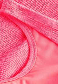 Next TEXTURED 3-16YRS - Badeanzug - mottled pink