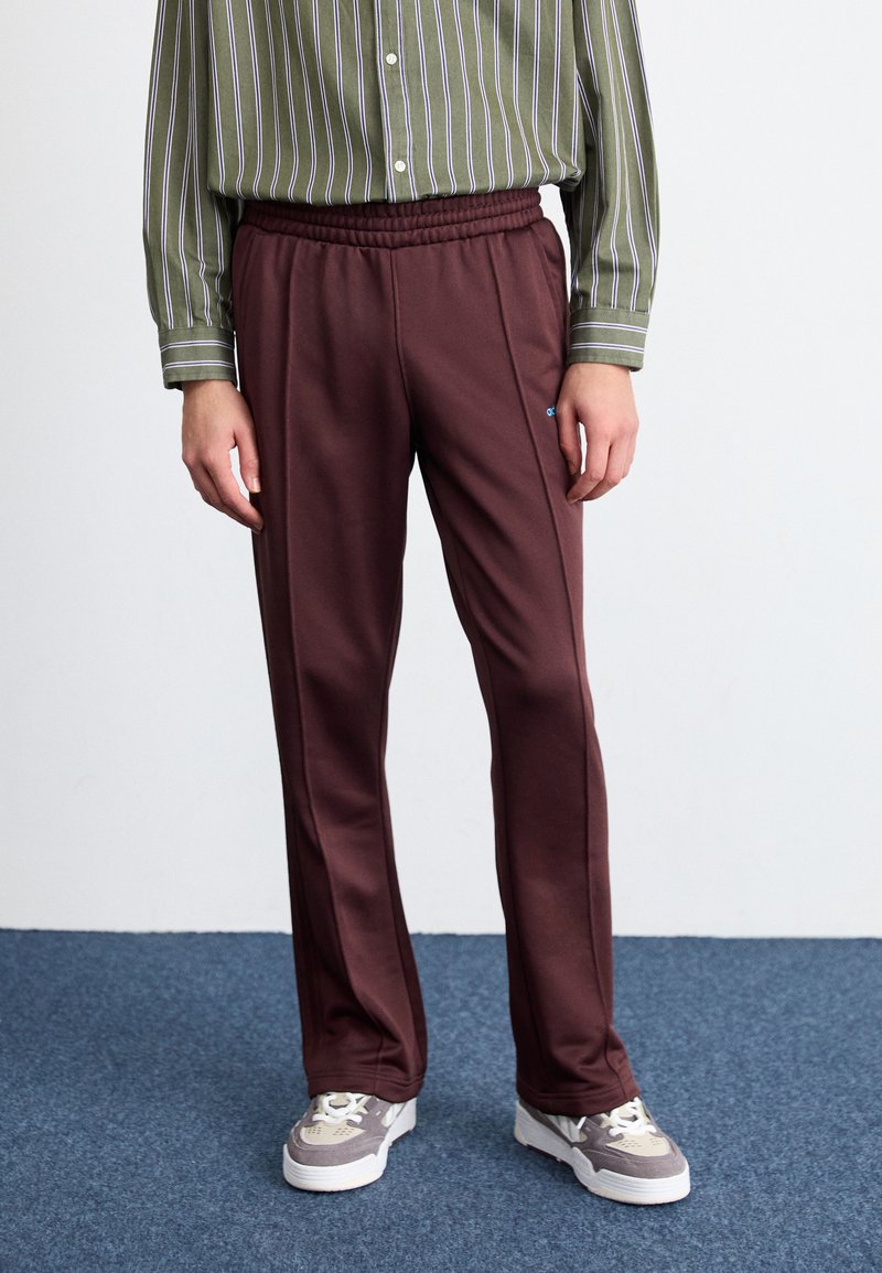 adidas Originals - FLARE - Tracksuit bottoms - shadow brown, Enlarge