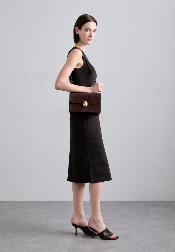 PHOENIX - Handbag - dark chocolate