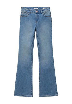 Jeans bootcut in denim azzurro chiaro con cinque tasche, passanti per cintura e chiusura con bottone, distesi su uno sfondo bianco.