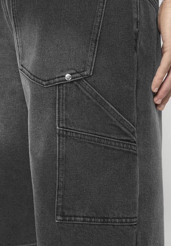 DIVIDING SEAMS BAGGY UNISEX - Denim shorts4