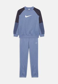 Δεν επιλέχθηκε, world indigo/cave purple/sanded purple/white