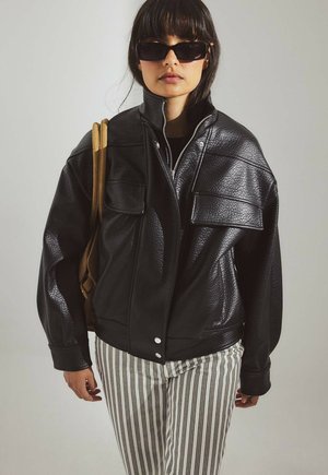 HIGH NECK - Bunda z nepravej kože - black