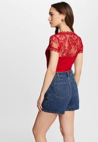 Morgan SHORT-SLEEVED - T-Shirt print - rouge moyen