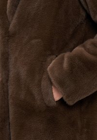 ONLY Tall ONLMEAGAN COAT - Cappotto classico - chocolate torte