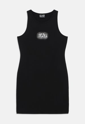Črna obleka brez rokavov iz mehke tkanine z otesano obliko. Na sredini se nahaja logotip EA7 Emporio Armani v srebrnem obrisu.