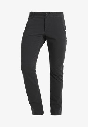 Zwarte slim-fit broek met riemlussen, sluiting met knoop en rits, en zijzakken, weergegeven tegen een witte achtergrond.