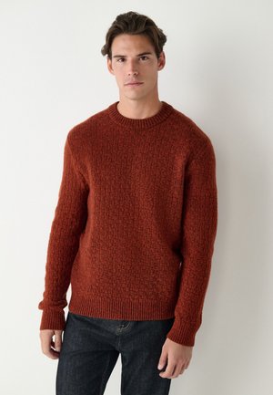 Next REGULAR FIT TEXTURED CREW NECK - Stickad tröja - rust red