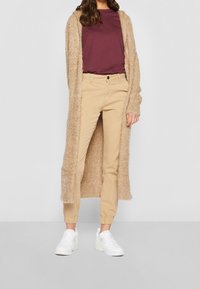 Urban Classics Strickjacke - taupe