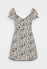 Blumengemustertes Kleid mit kurzen Puffärmeln, in Schwarz-Weiß, tailliertem Schnitt und Spitzenbesatz entlang des Halsausschnitts und des Saums.