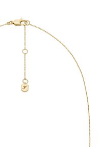 Collier en chaîne plaqué or avec un fermoir en forme de homard et un maillon ajustable, orné d'un petit charme en forme de bouclier gravé de la lettre "F."