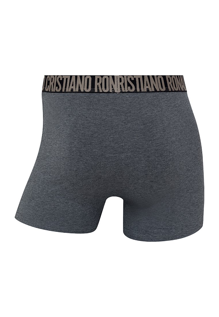Bóxer gris con una textura suave, que cuenta con una cinturilla negra donde está impreso "Cristiano Ronaldo" en beige.