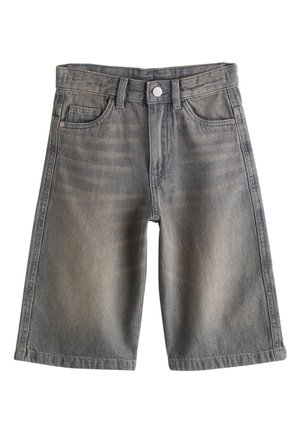 Graue Jeans-Knielange Shorts mit Vordertaschen, Gürtelschlaufen und Metallknopfverschluss auf weißem Hintergrund.