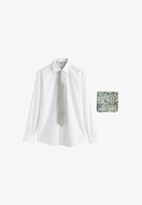 Unselected, white sage green