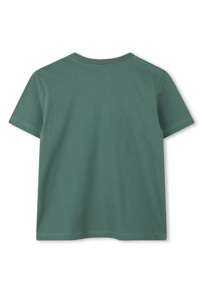 Groene katoenen t-shirt met korte mouwen, ronde halslijn en een eenvoudig, onversierd ontwerp aan de achterkant. Soepele textuur, geen patronen.