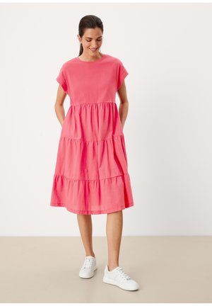 Day dress - magenta