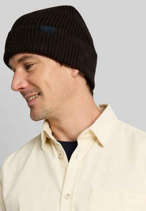 TOM TAILOR, TOM TAILOR ACCESSOIRE BEANIE MÜTZE MIT LOGO-LABEL - Muts - dark chocolate brown