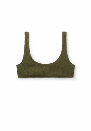 Olivgrünes, strukturiertes Bralette aus Stoff mit breiten Trägern und einem rund ausgeschnittenen Ausschnitt, dargestellt vor weißem Hintergrund.