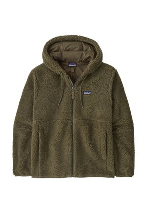 Giacca in fleece verde oliva con zip frontale, cappuccio e due tasche laterali. Presenta un tessuto testurizzato e una toppa con logo sul petto.