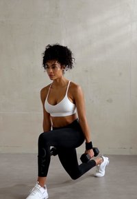 Nike Performance Leggingek - black/anthracite/white