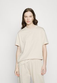 Não selecionado, sanddrift/white