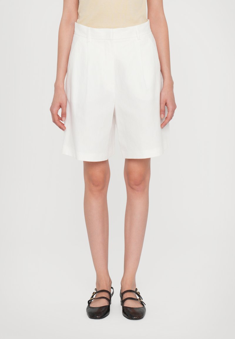 WEEKEND MaxMara - ECUBA - Shorts - white, Forstørre