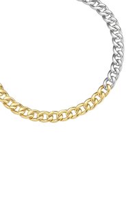 Collana a catena bicolore che presenta anelli in metallo dorato e argentato interconnessi con una finitura liscia, alternando i colori lungo tutto il design.