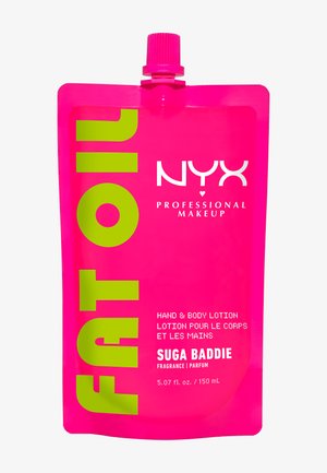 Felroze NYX Professional Makeup tasje met Fat Oil hand- en bodylotion, geur Suga Baddie, 150 ml formaat met groene en witte tekst.