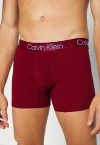 Calvin Klein Underwear BOXER BRIEF 3 PACK MODERN STRUCTURE COTTON - Úzke boxerky - red carpet /white/samba