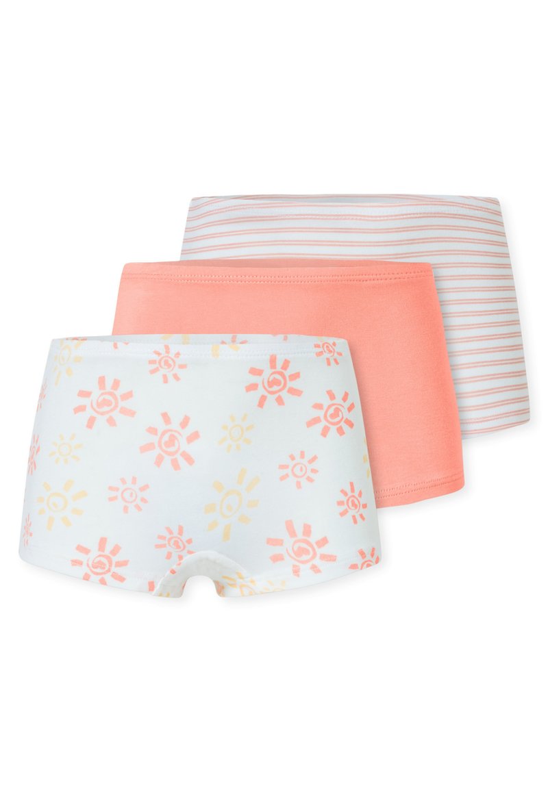 Tres pares de culotes lisos y con estampados para niños. Las características incluyen un par blanco con gráficos de sol, un par liso en coral y un par con un patrón a rayas.