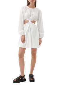 QS DOBBY MIT CUT OUTS - Jurk - weiß