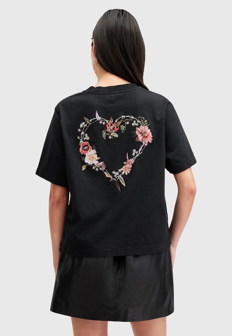 T-Shirts Oversize pour Hommes AllSaints Soldes jusqu'à dès 59 T-Shirts Oversize pour Hommes AllSaints Soldes jusqu'à dès 59