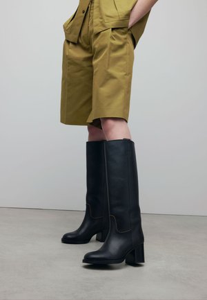 Boots - black