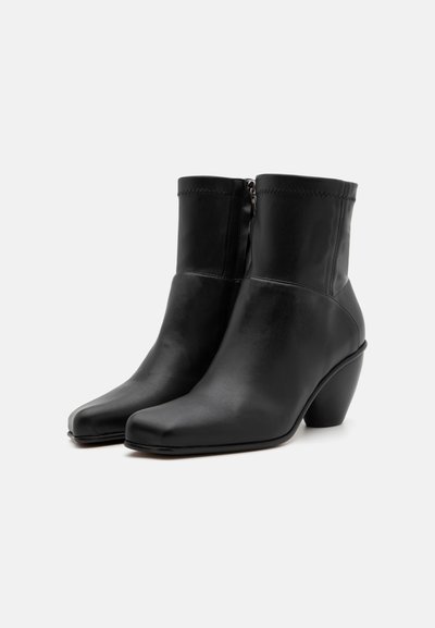 Vivienne Westwood ATOM ANKLE BOOT - Klassiset nilkkurit - black