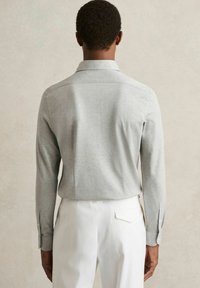 Reiss REGULAR FIT - NATE CUTAWAY COLLAR  - Cămașă - grey melange