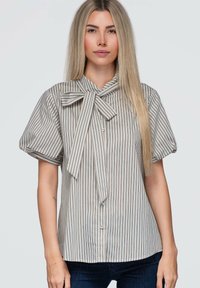 Non sélectionné, beige