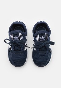adidas Originals SWIFT RUN UNISEX - Sneakers - collegiate navy/footwear white/core black