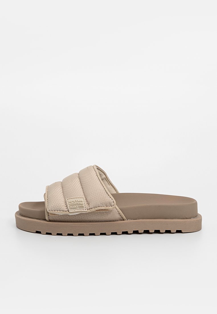 Pantolette flach