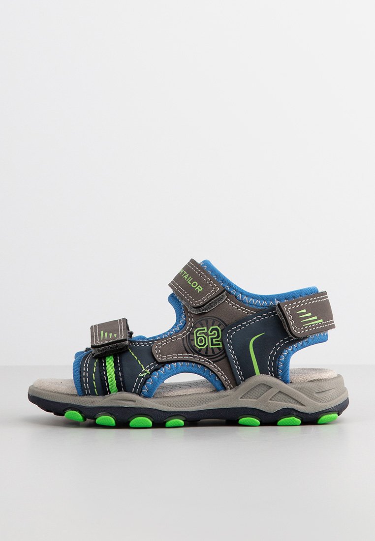 Sandale de mers sportiv