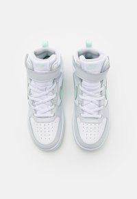 Nike Sportswear COURT BOROUGH MID 2 UNISEX - Sapatilhas de cano alto - pure platinum/mint foam/white