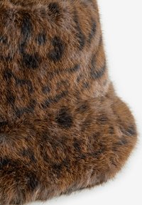 Next BUCKET - Cappello - animal