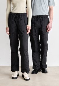 Rains - BANJA LINER PANTS REGULAR UNISEX - Trousers - black Thumbnail Image 1