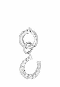 Srebrna kolczyk w kształcie kółka z zawieszką w kształcie półksiężyca, z rzędem klarownych, błyszczących kryształków, gładkim wykończeniem i wypolerowaną strukturą.