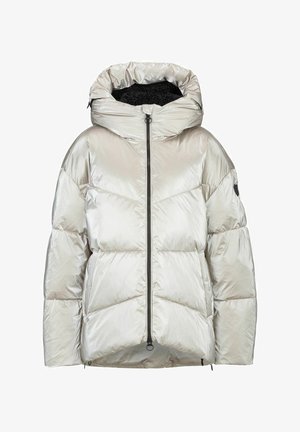 Zilveren geïsoleerde pufferjack met hoge kraag, getextureerde binnenvoering, ritsluiting en groot gewatteerd design. Voorzien van zijvakken.
