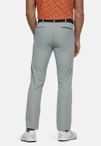 Meyer AUGUSTA GOLFBUKS - Chino - grau