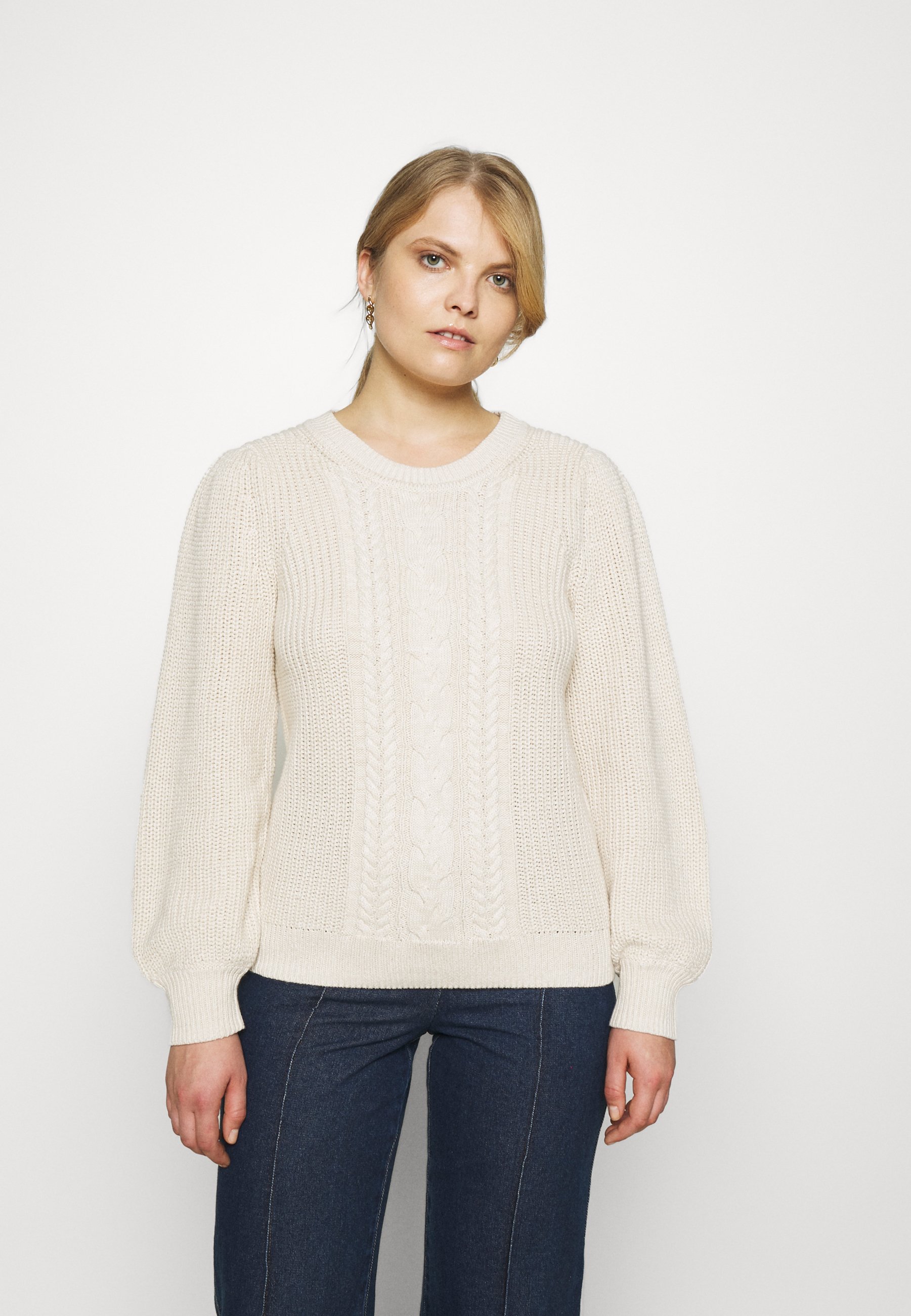 gap cable sweater
