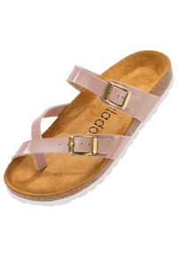 Ljusrosa sandal med två glansiga remmar och en detalj av guldspänne. Har en fotbädd av kork och en texturerad brun ovansida, med en vit gummisula.